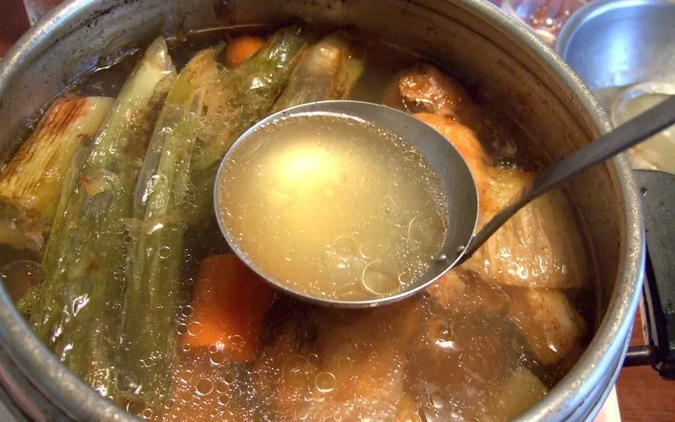 Bouillon, ingrédient de cette page